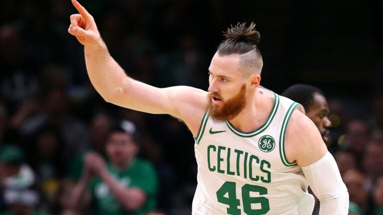 Aron baynes store celtics jersey