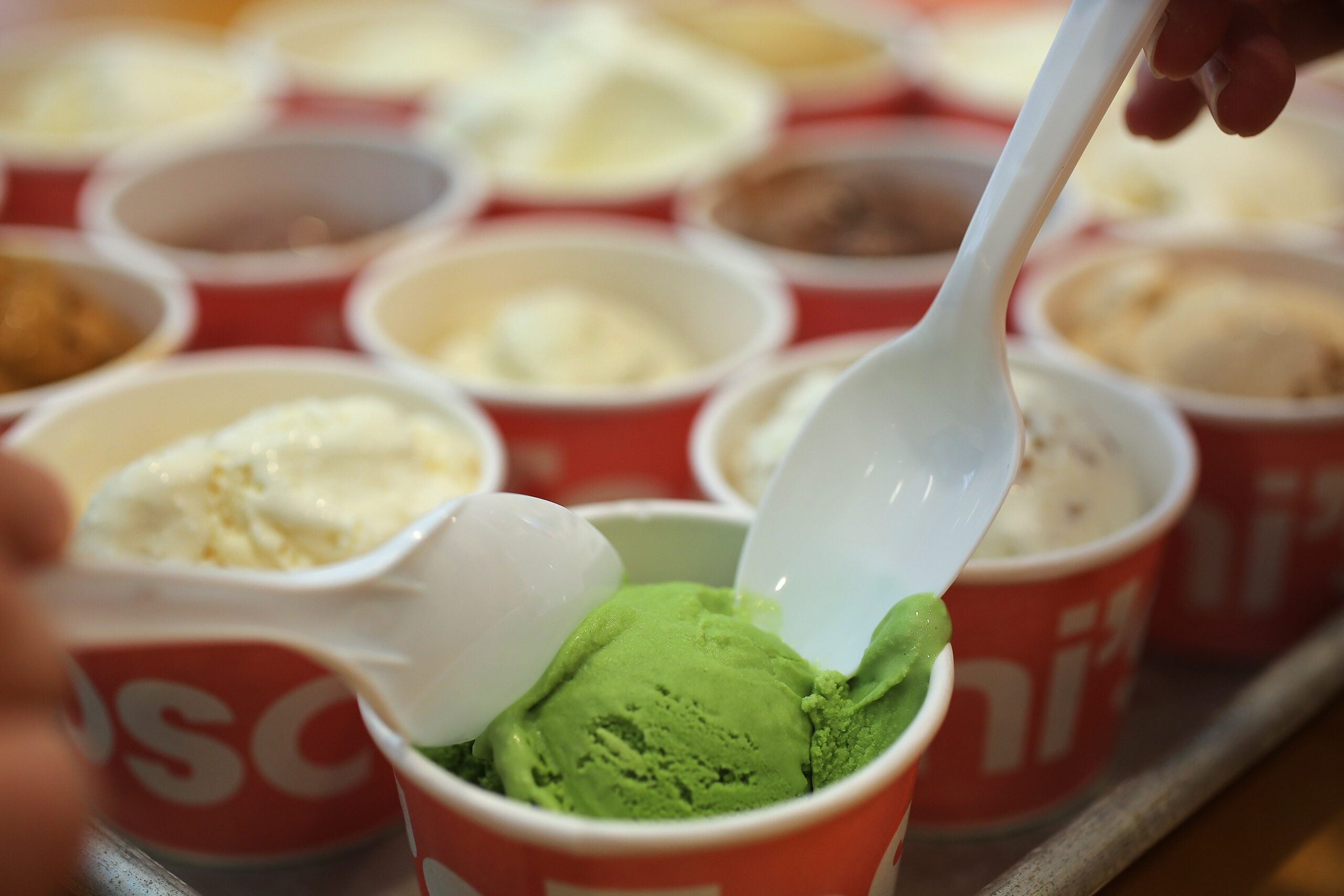 Мороженое со вкусом гороха. Мороженое со вкусом зеленого чая. Гороховое мороженое. Мороженоесо со вкусом зелёного чая.