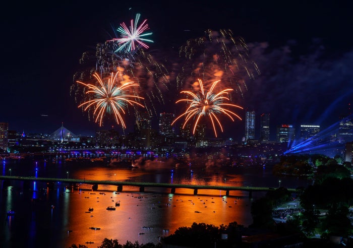 A photo scroll of Boston's gorgeous Fourth of July fireworks show