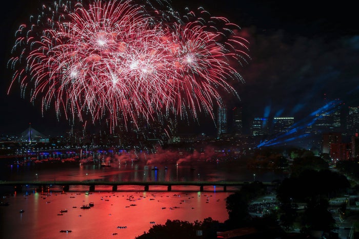 A photo scroll of Boston's gorgeous Fourth of July fireworks show