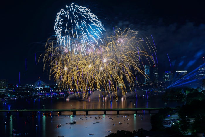 A photo scroll of Boston's gorgeous Fourth of July fireworks show