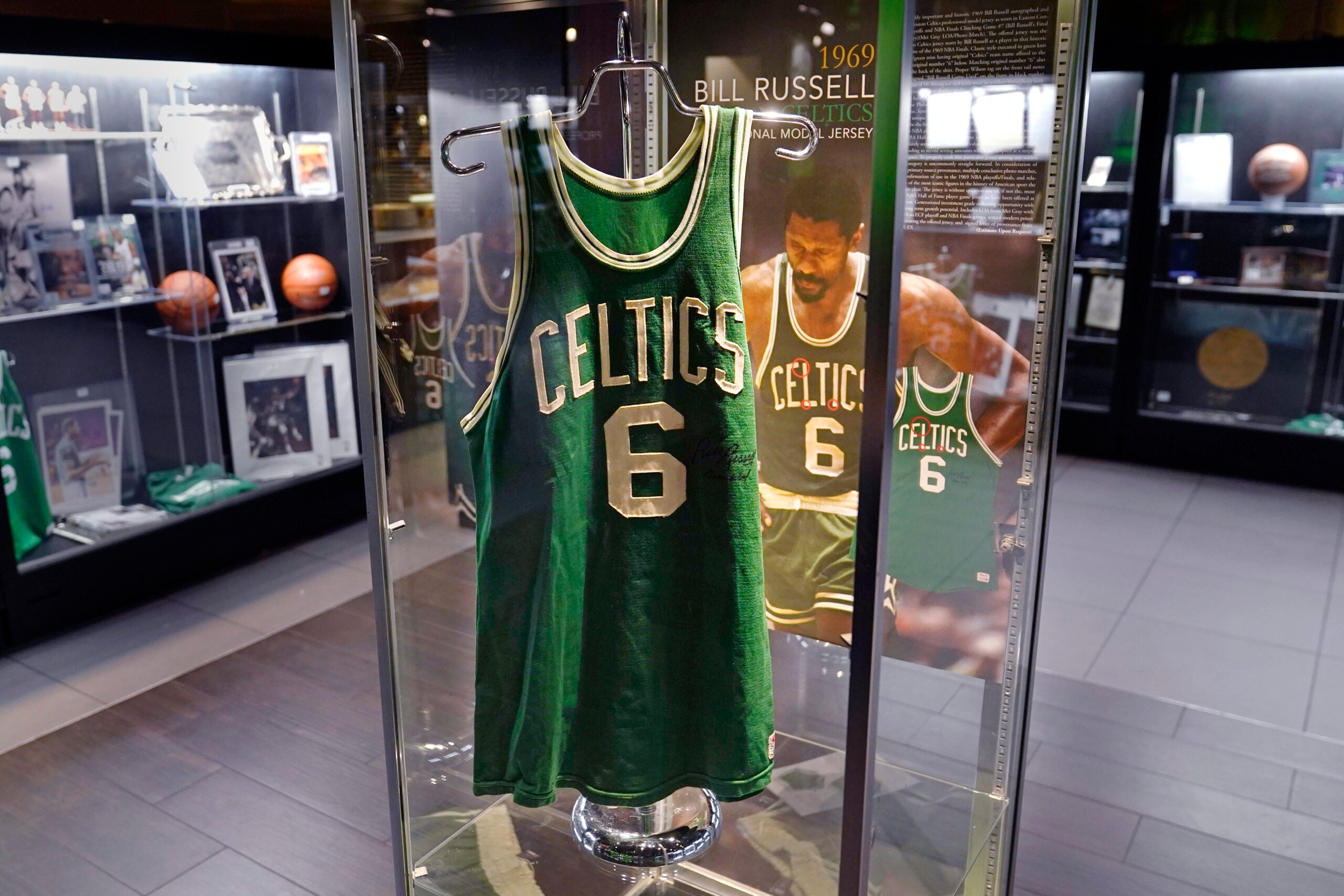 Bill Russell becomes first NBA player to have number retired league-wide