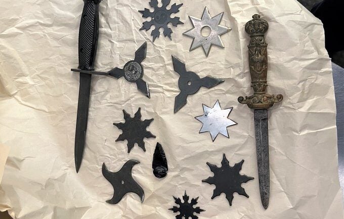 Daggers, throwing stars found in carry-on at Logan Airport - Vimarsana News