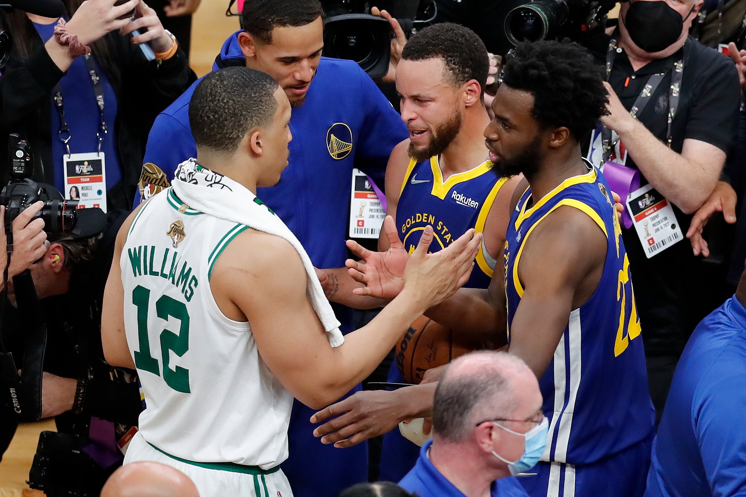 Grant Williams congratulated Steph Curry on jersey retirement at Davidson