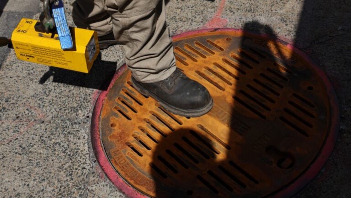 Eversource to replace 6,000 Boston manhole covers with new, safe models ...