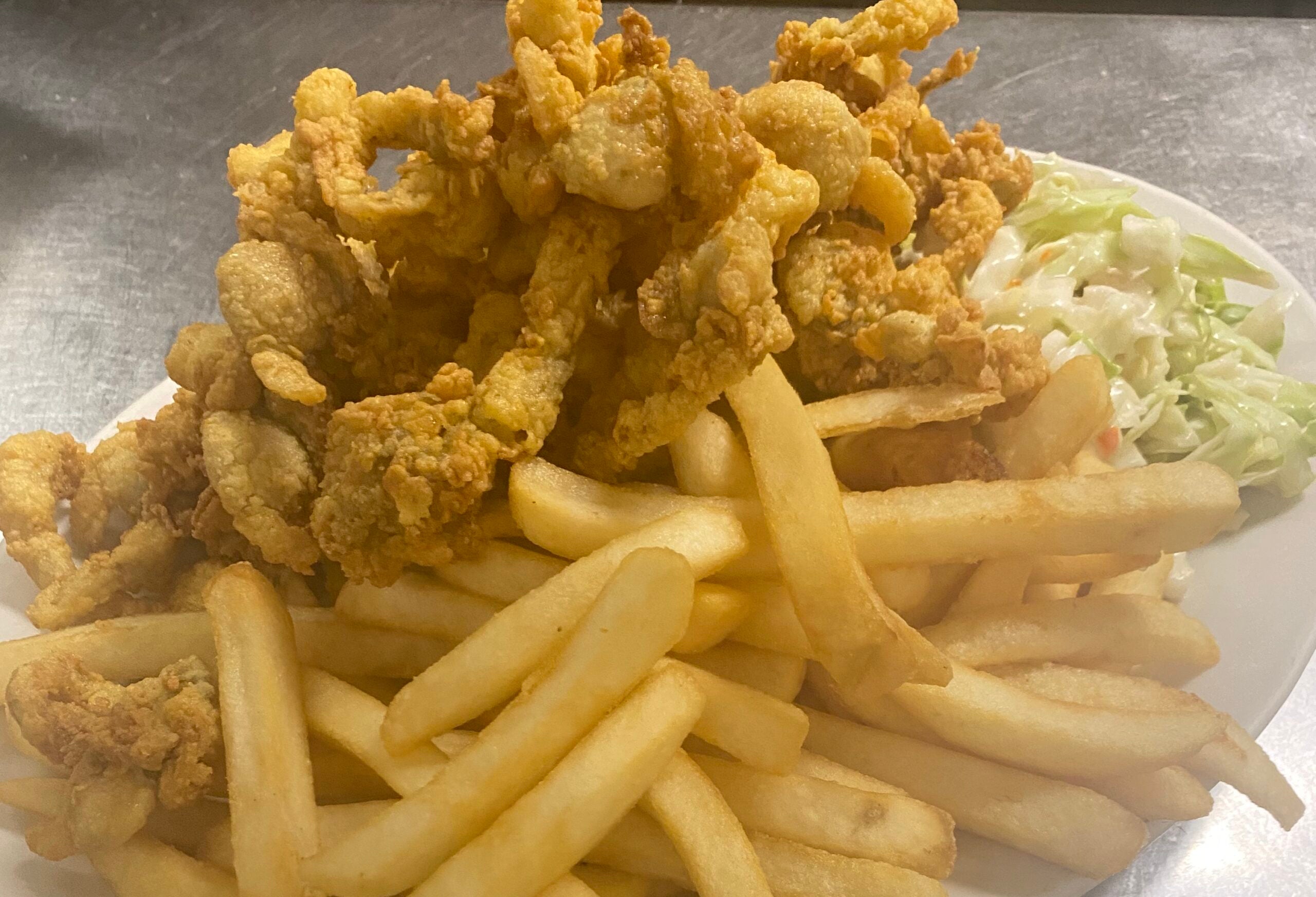 Where To Get The Best Fried Clams In Massachusetts