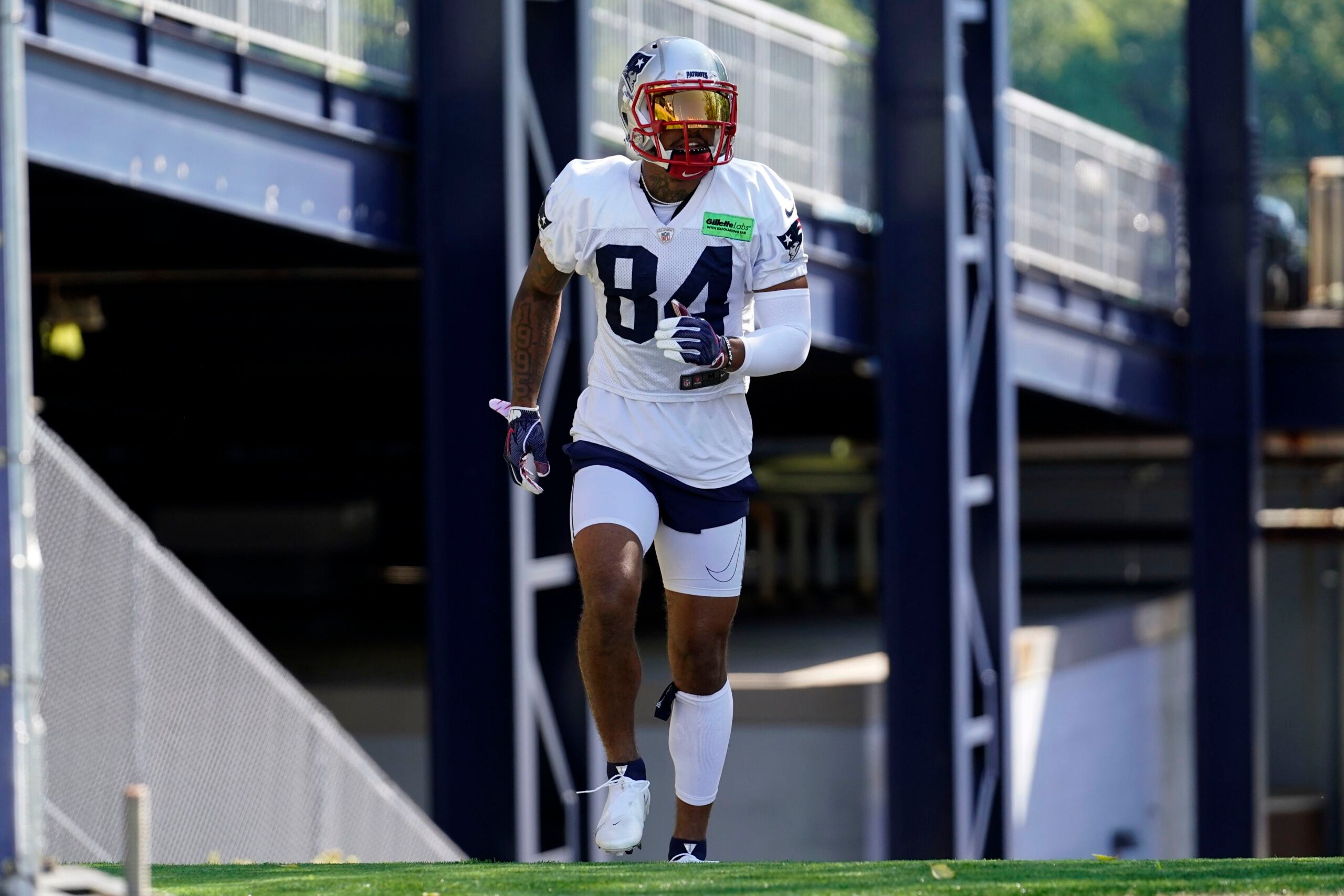 Kendrick Bourne says Patriots 'work harder' in training camp than 49ers