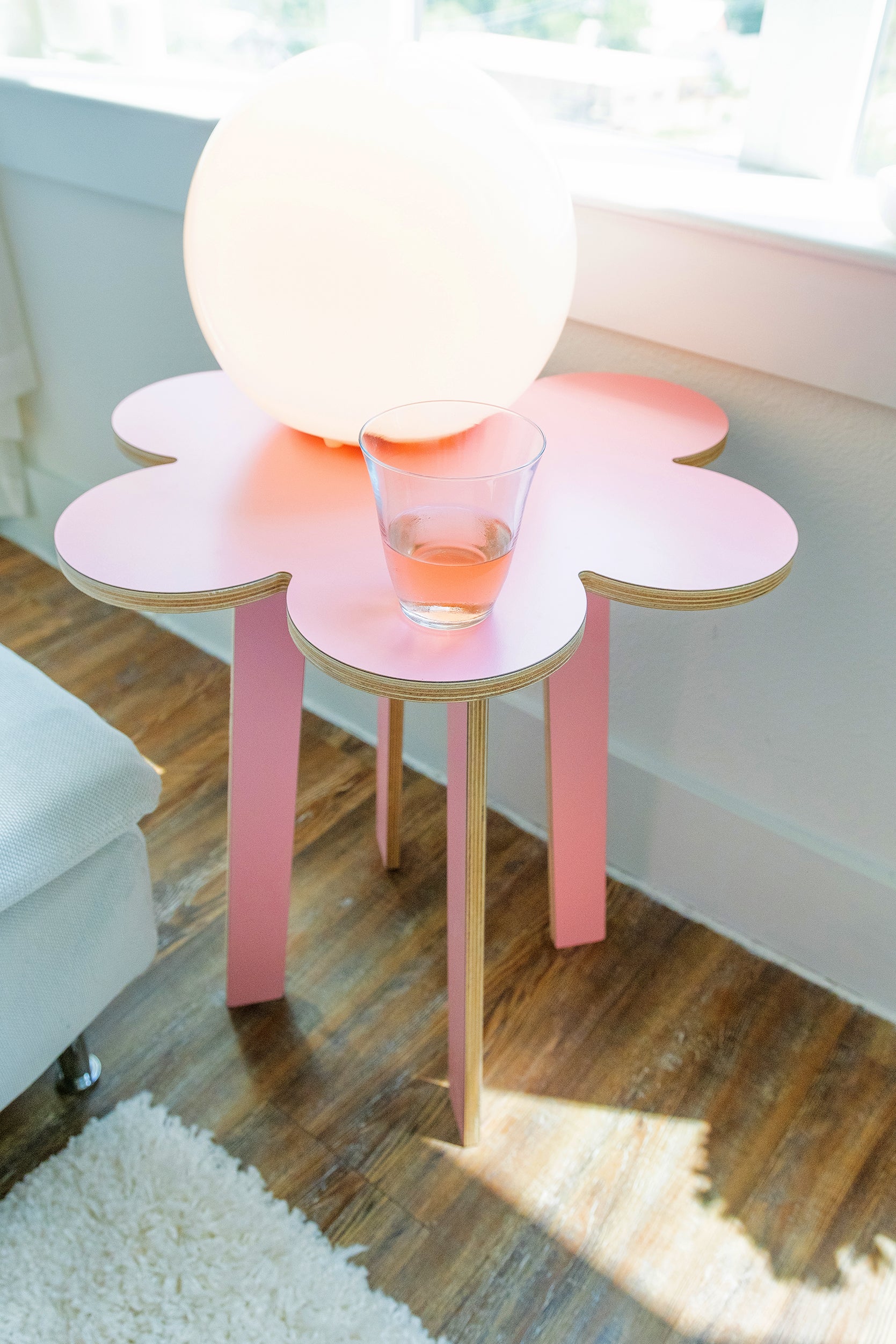 barbiecore-table-etsy