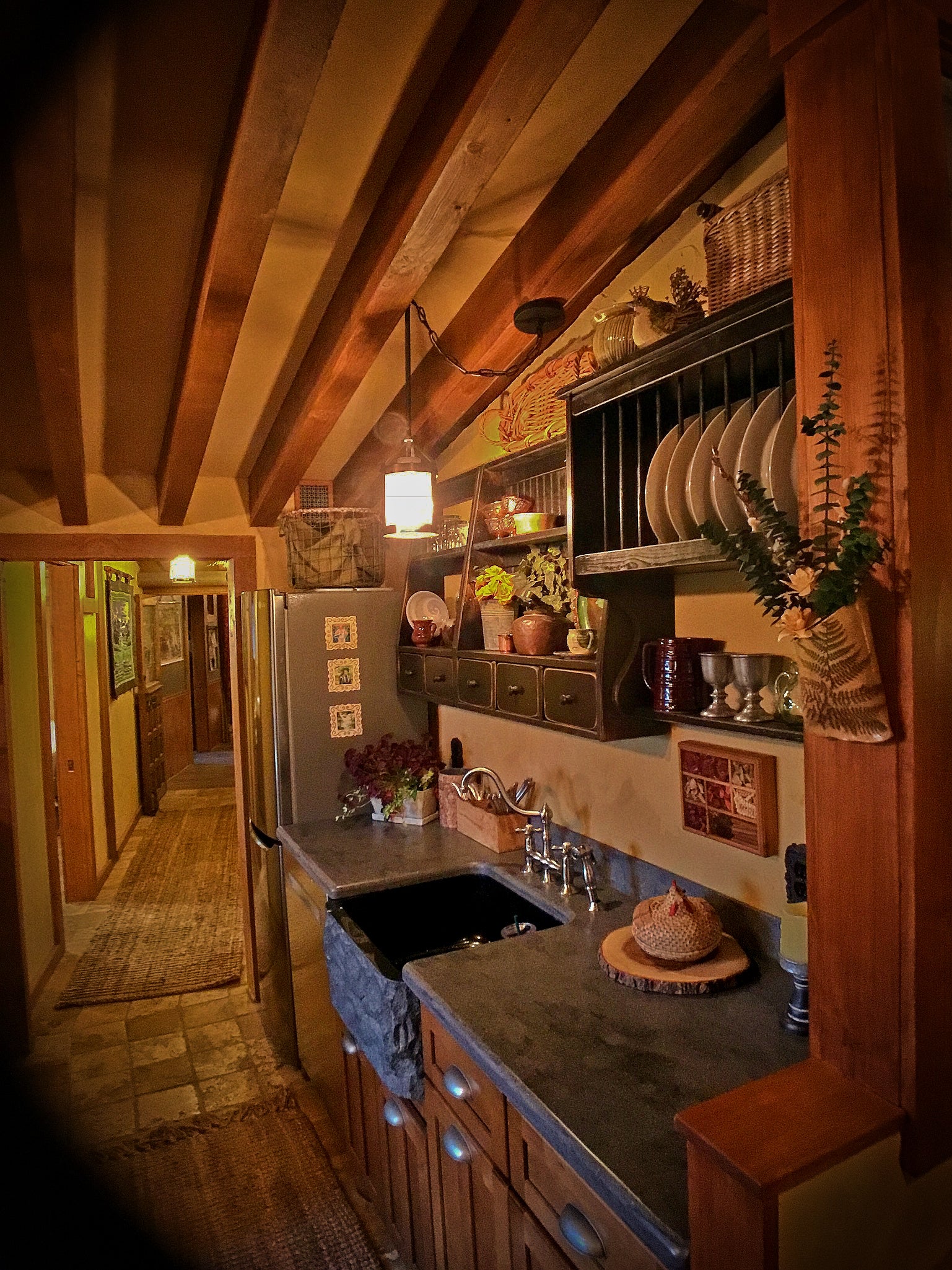 hobbit-house-vt-kitchen