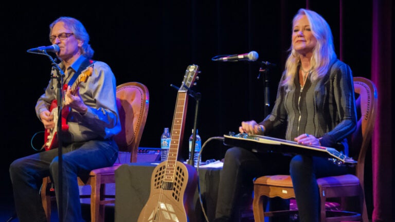 Go for the guitars of Sonny Landreth and Cindy Cashdollar | Boston.com