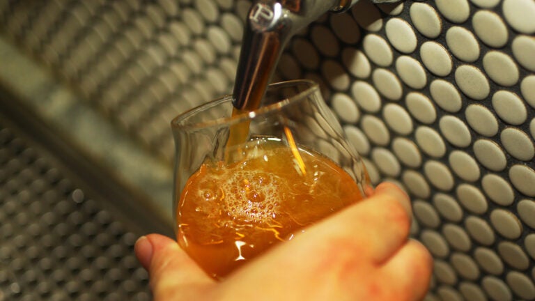 Craft brewers' latest challenge: A carbon dioxide shortage