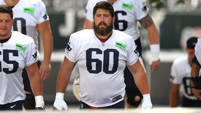 Patriots fear center David Andrews suffered season-ending thigh injury vs.  Jets, per report 