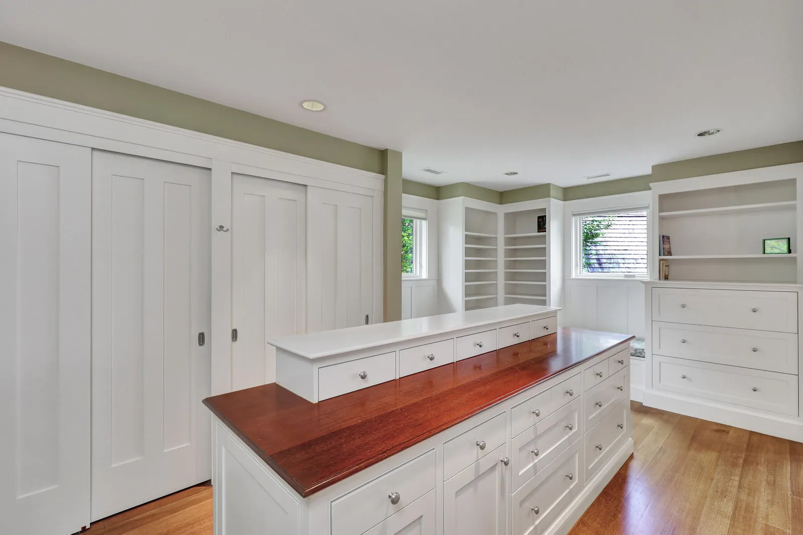 1825-South-County-Road-Osterville-Closet
