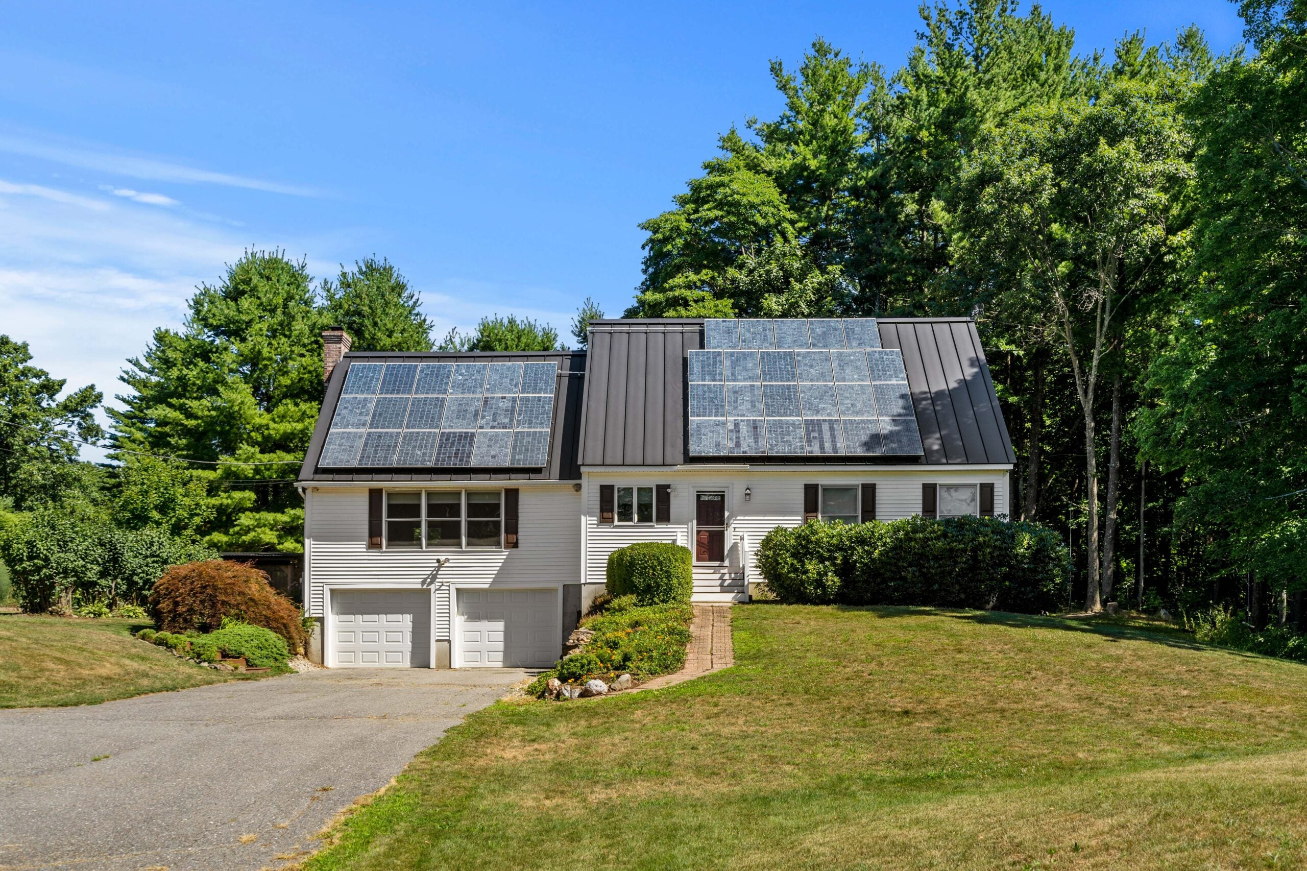 27-Maple-St-Pepperell-Exterior