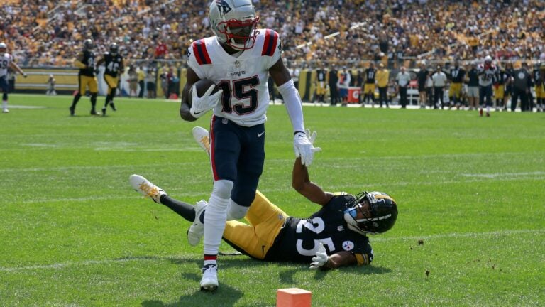 Steelers Fall to Patriots After Overturned Touchdown - The New