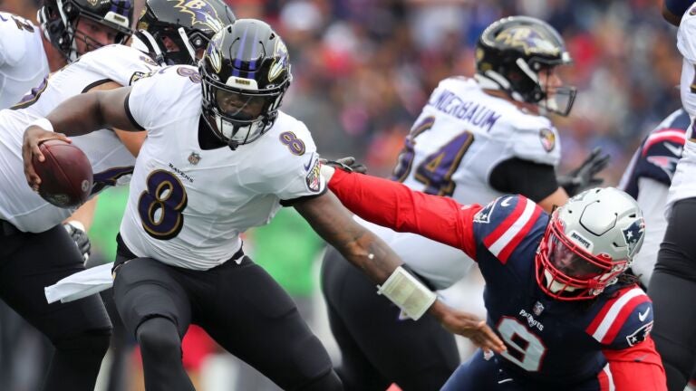 Ravens' Lamar Jackson holds up incredible sign from fan after Bucs win –  NBC Sports Boston