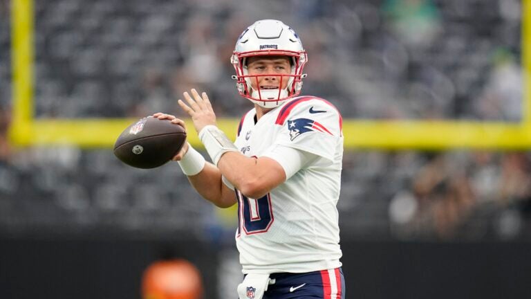 Everyone is making the same hilarious comparison between Tom Brady and Mac  Jones - Article - Bardown