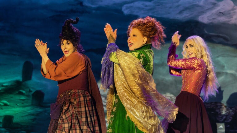 Kathy Najimy, Bette Midler, and Sarah Jessica Parker as the Sanderson sisters in 