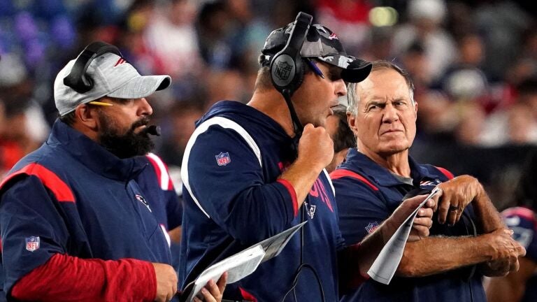 Anybody know the name of the jacket Steve Belichick is wearing in this  photo? : r/Patriots