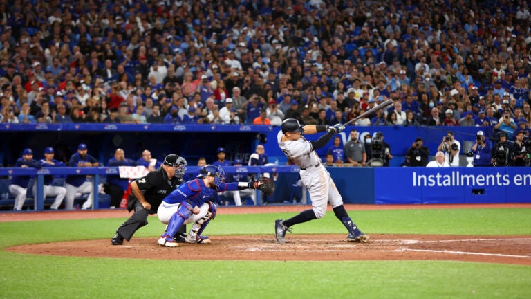 Aaron Judge's solo home run tonight - respect to the Blue Jays fan