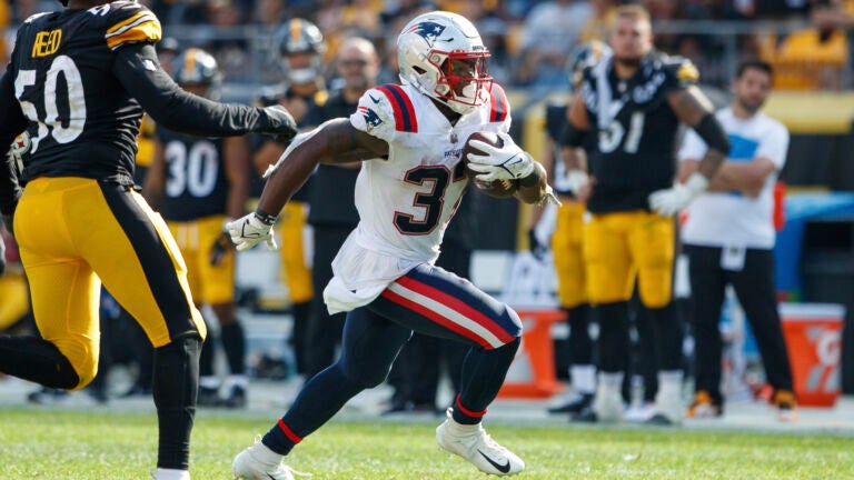 New England Patriots running back Damien Harris (37) rushes during an NFL football game, Sunday, Sept. 18, 2022, in Pittsburgh, PA.