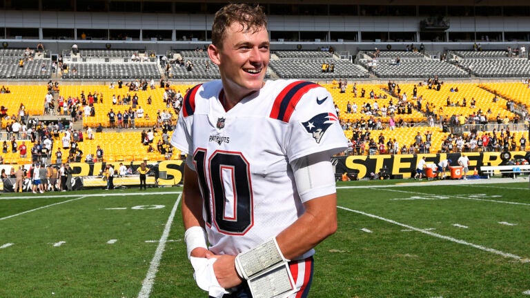 Patriots QB Mac Jones drops ultimate praise for Cole Strange