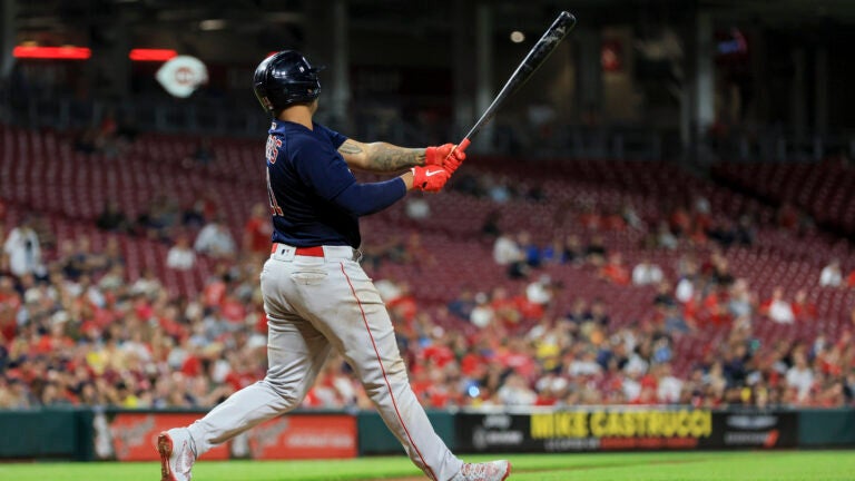 Reds hit three straight home runs in win vs. D-backs