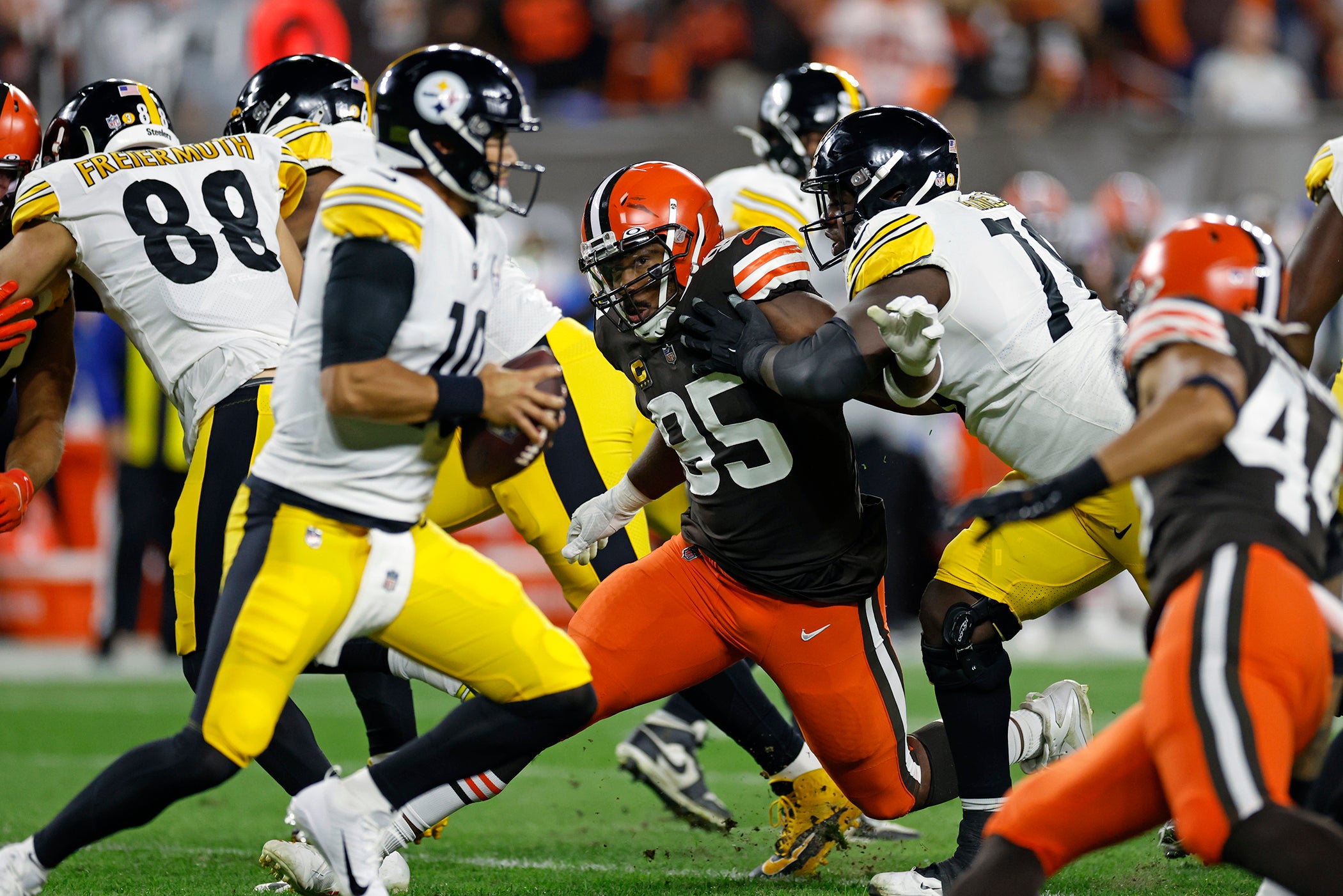 Cleveland Browns Myles Garrett not practicing, status for Steelers unknown