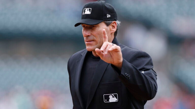 MLB Notebook: Why baseball is stuck with umpire Angel Hernandez