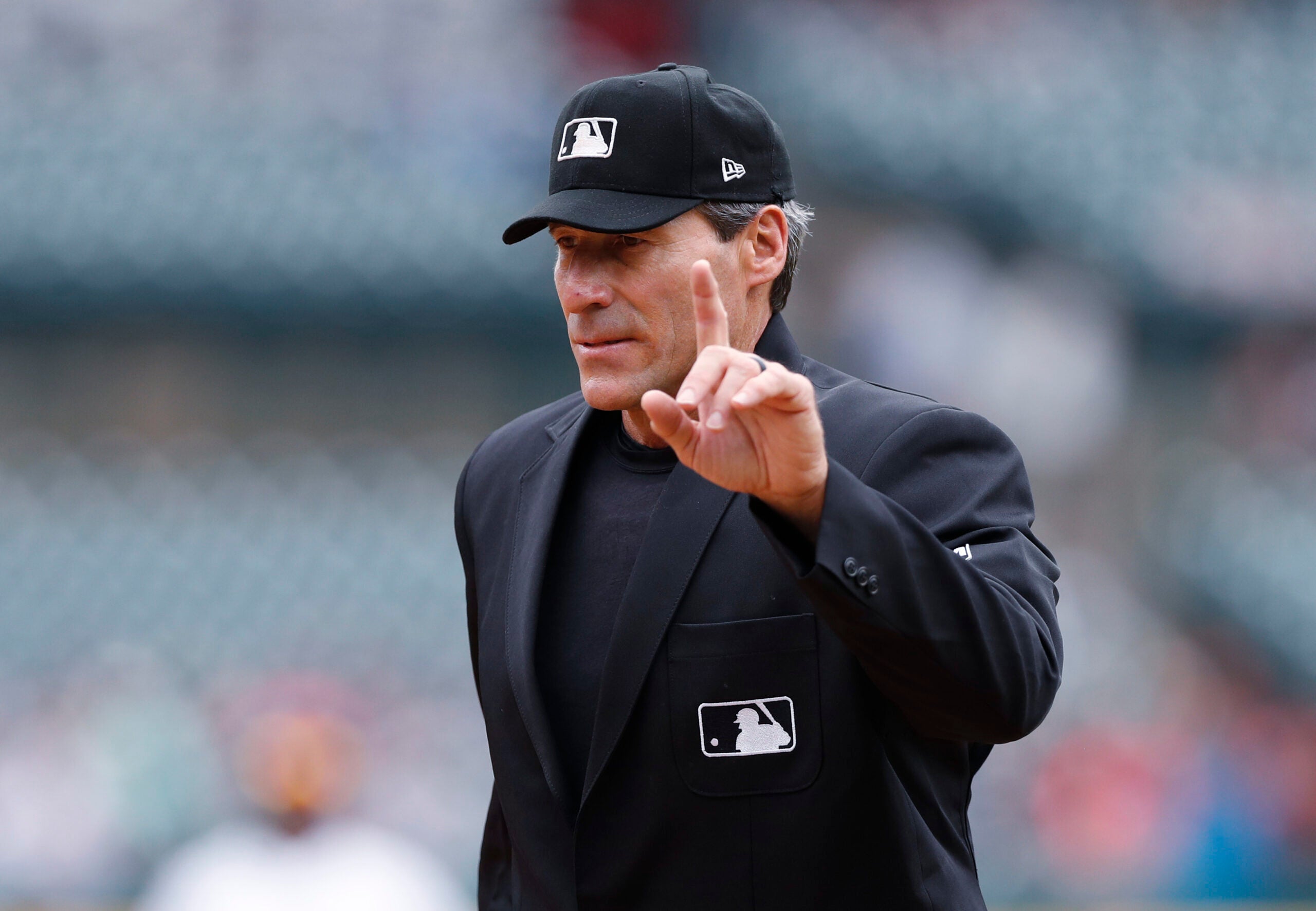 Umpire Angel Hernandez loses again in lawsuit vs MLB when appeals court  refuses to reinstate case – KGET 17