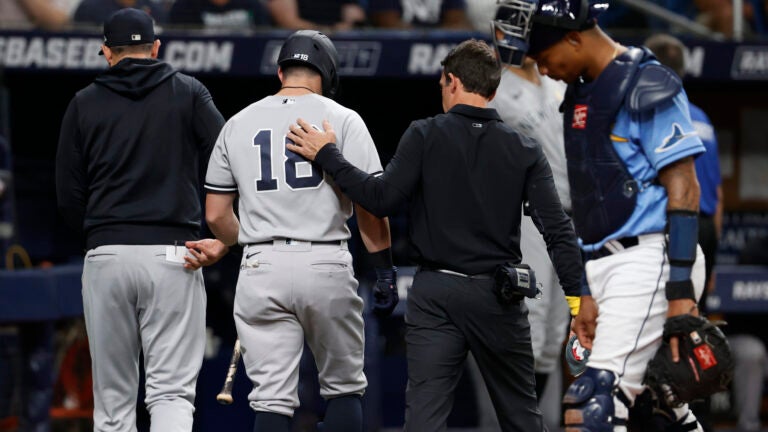 Why did White Sox Outfielder Andrew Benintendi play injured in
