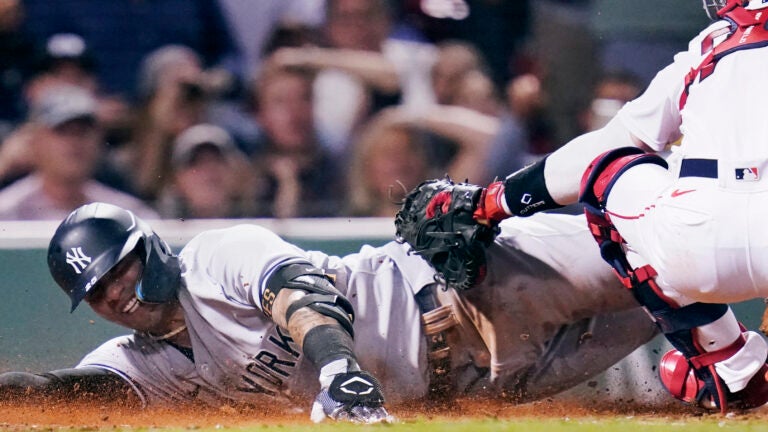 Gonzalez and Bogaerts Power Red Sox to Sweep of Yankees - The New York Times