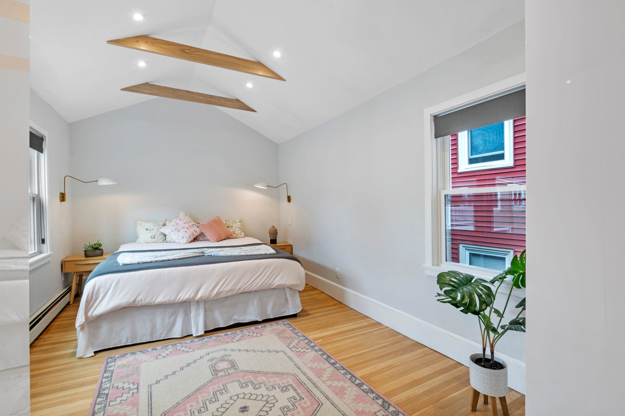 Vintage and vogue elements intertwine in a 1902 Colonial 12 137-otis-cambridge-owners-room