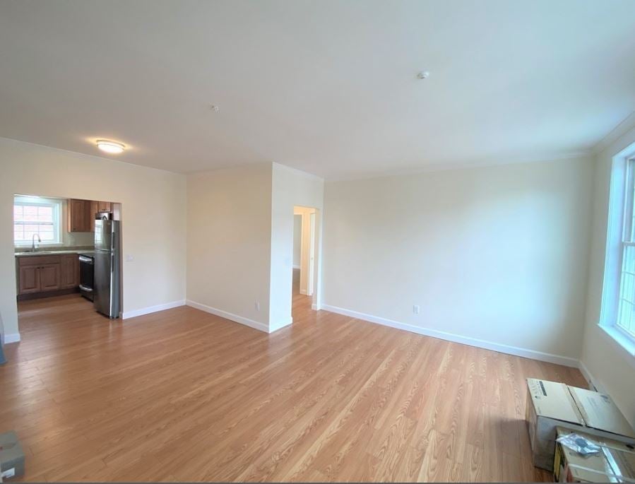 8-10-essex-st-north-andover-living-room