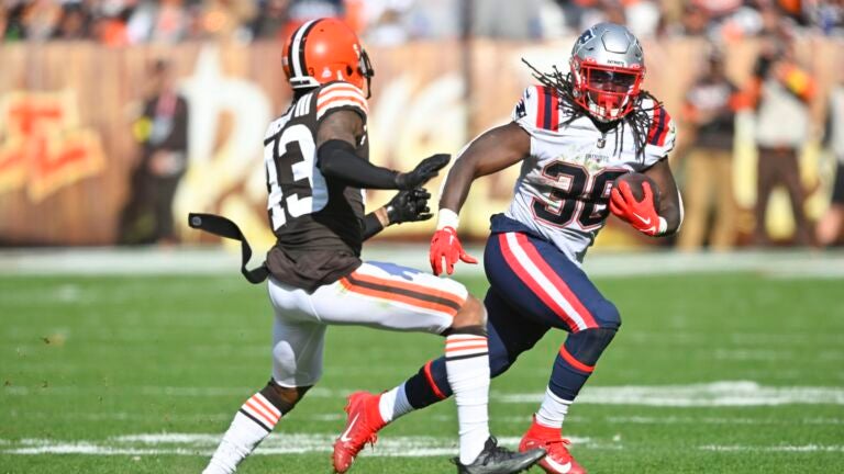 Patriots RB Rhamondre Stevenson to see a heavy workload in Week 6 - Pats  Pulpit