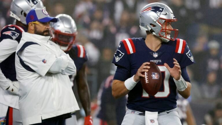 Patriots QB Mac Jones, under Matt Patricia's new offense, feels 'shot in  the heart' amid struggles