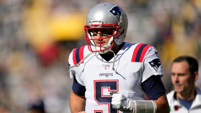 Patriots turn to Bailey Zappe at QB after Brian Hoyer injury