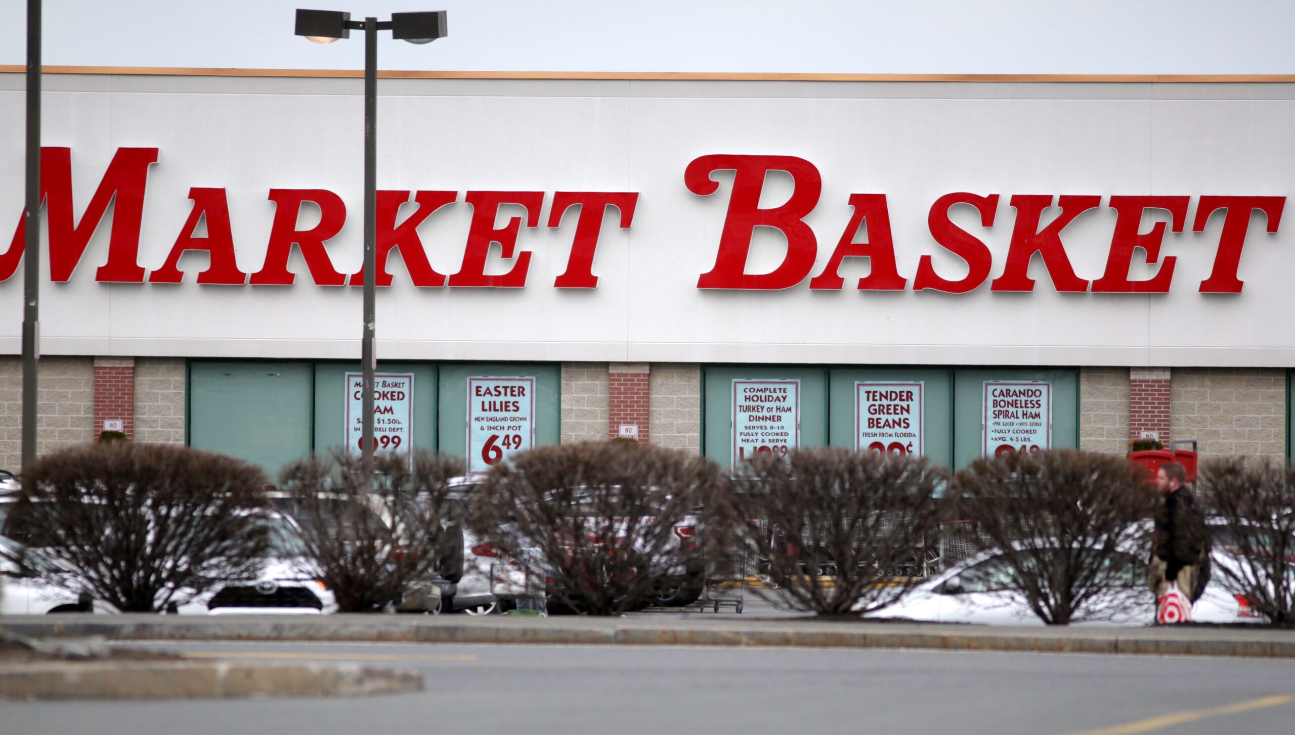 Meet me at Market Basket: Grocery chain parodies Taylor Swift's