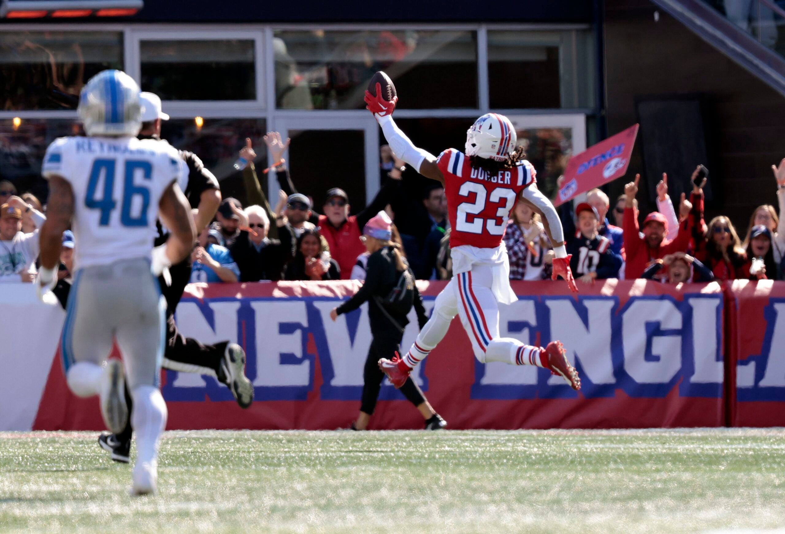 Patriots will wear red jerseys and Pat Patriot throwback helmets - NBC  Sports