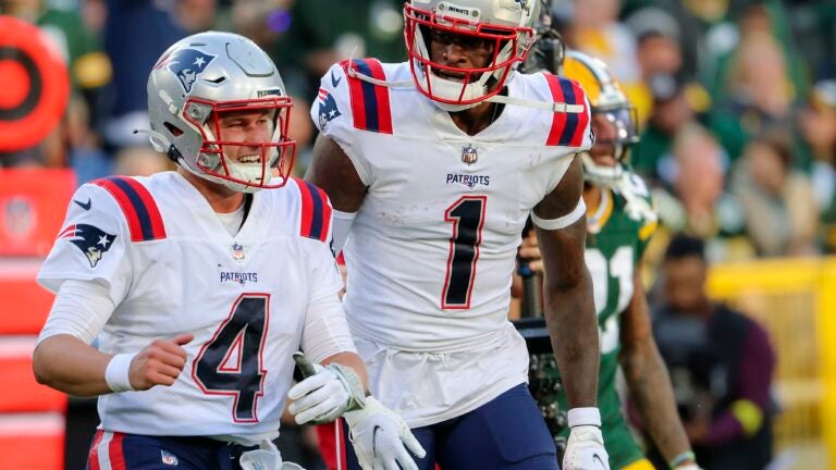 Rookie QB Bailey Zappe showed 'a lot of grit' in Patriots debut