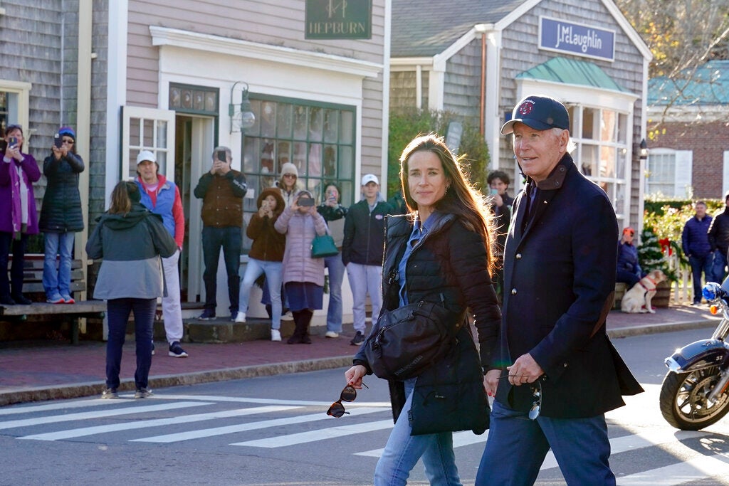 Biden and his family hit the stores in Nantucket for holiday shopping 6 Biden and his family hit the stores in Nantucket for holiday shopping