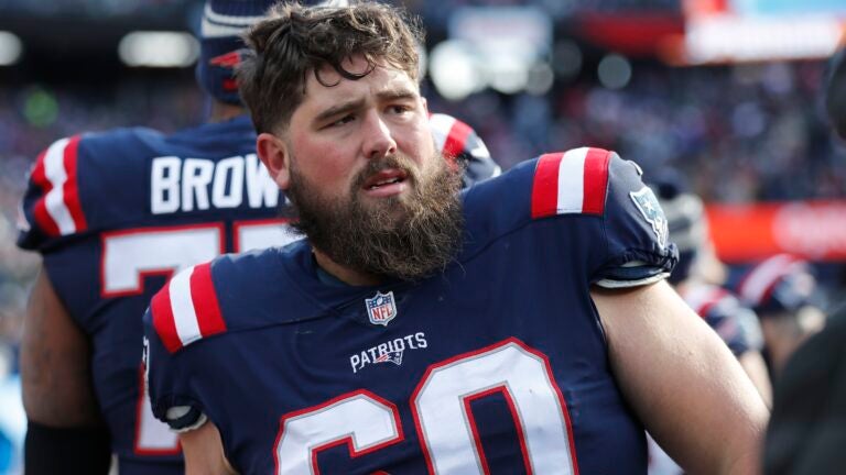 Report: Former Bulldog David Andrews wins starting center job for