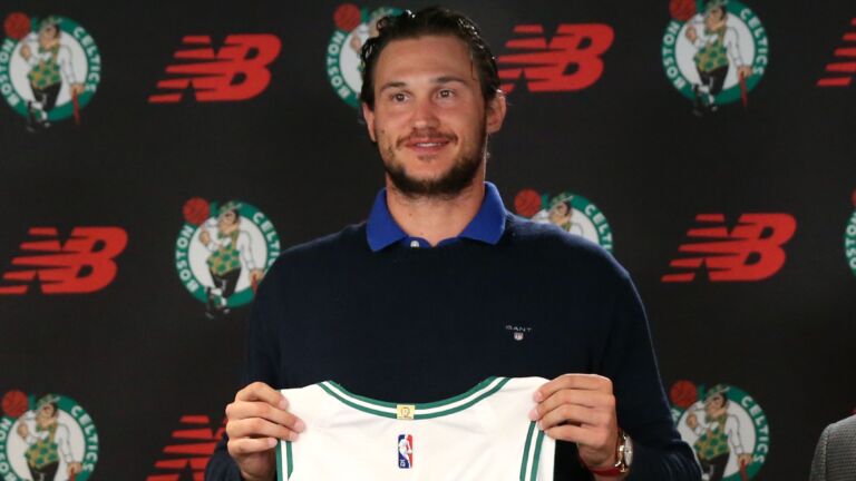 Celtics F Danilo Gallinari Ruled Out for Start of 2022-23 With Torn ACL -  Blazer's Edge