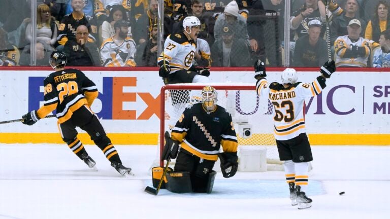 Recap: Bruins come back to beat Penguins, 2-1, in Winter Classic - Stanley  Cup of Chowder