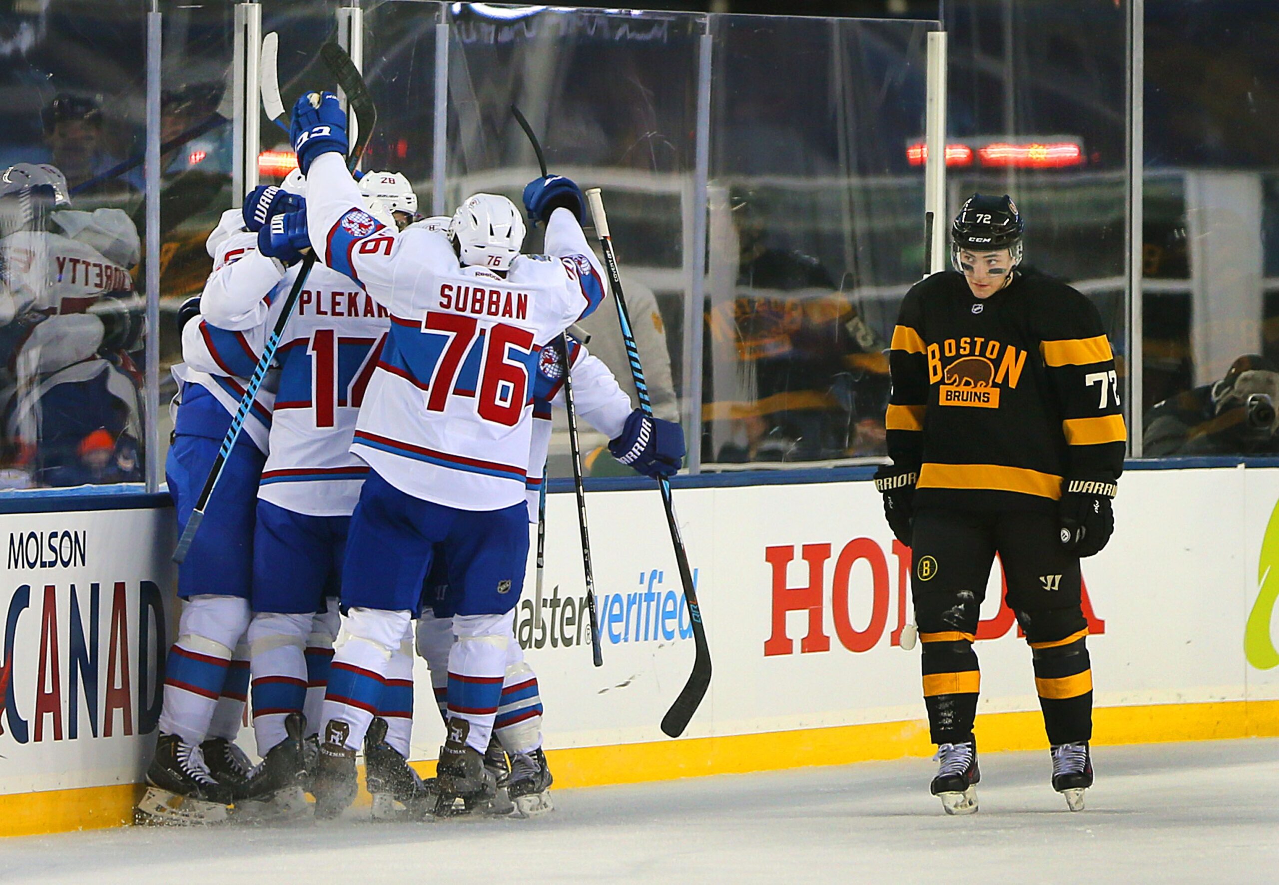 Look Bruins reveal their 2023 Winter Classic jerseys