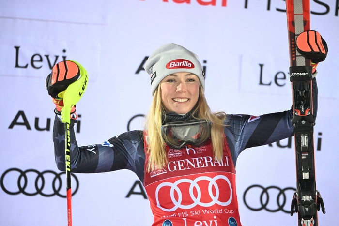 Her knees in pain, Lindsey Vonn is considering immediate retirement