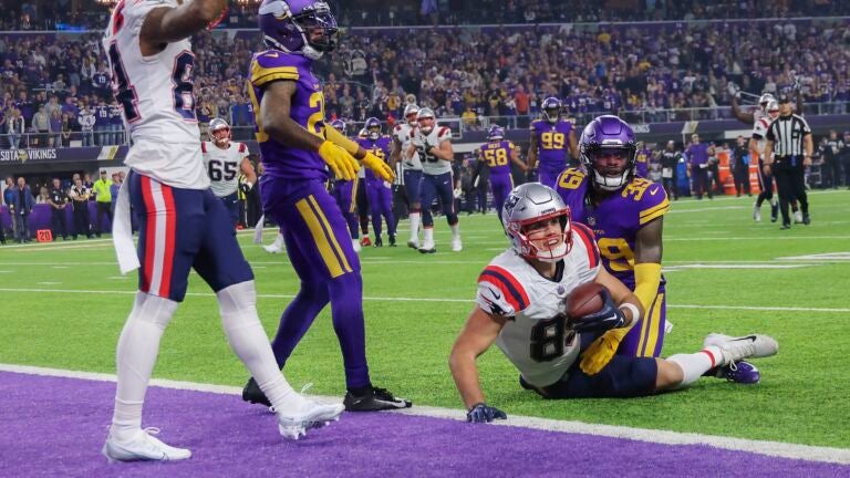 I Caught It!' Patriots TE Hunter Henry On Controversial Call in