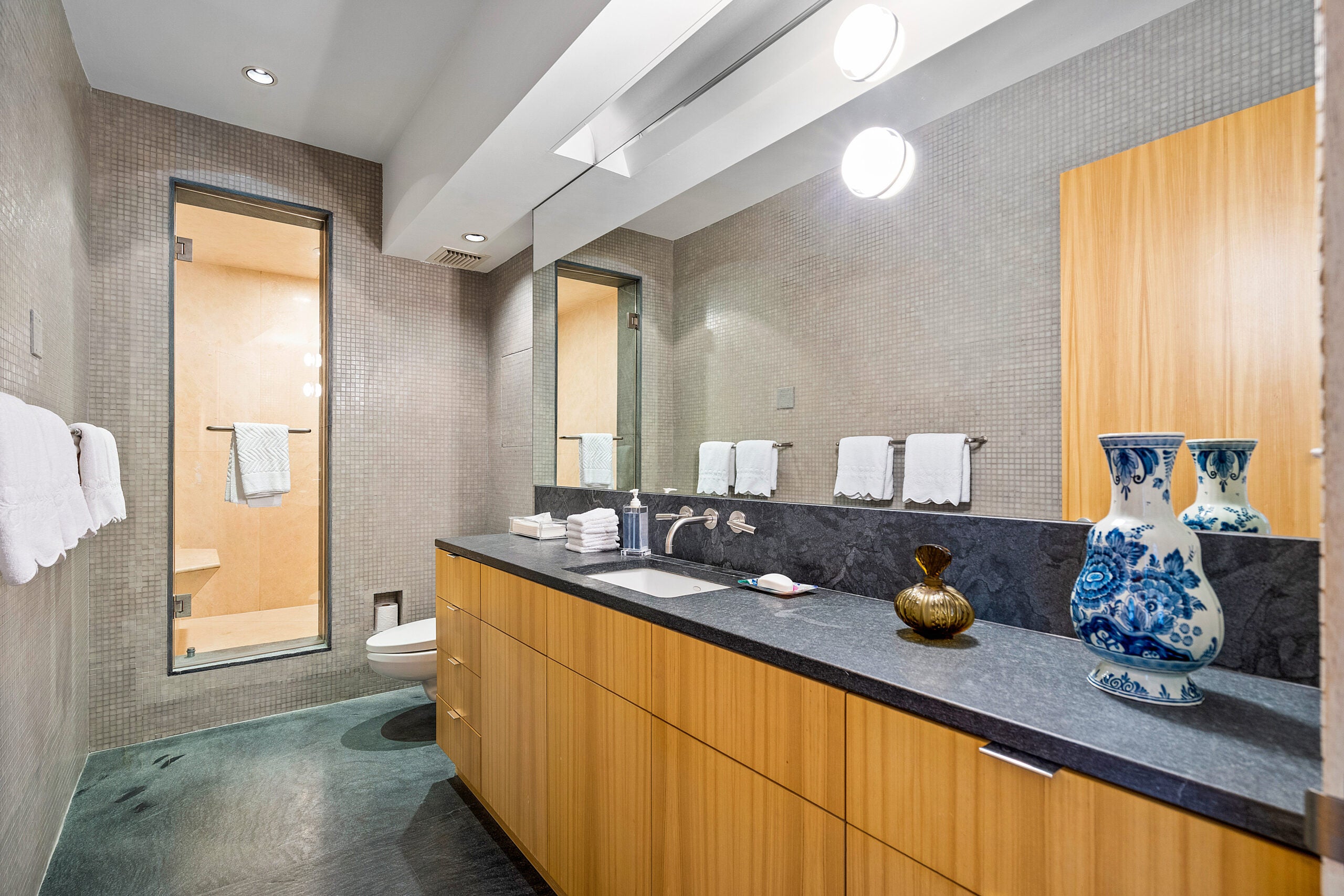 110-sunset-unite4b-palm-beach-bath-2
