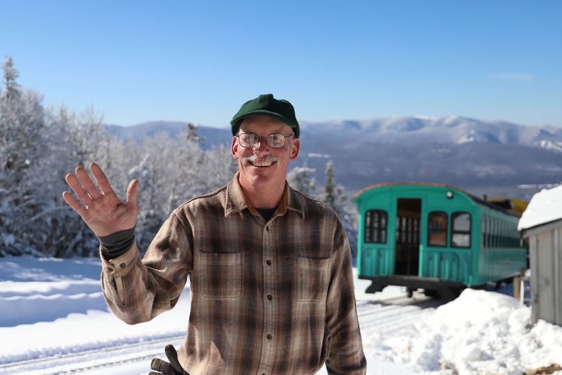 Hiker falls 200 feet during Mount Washington descent, is rescued by Cog(01)