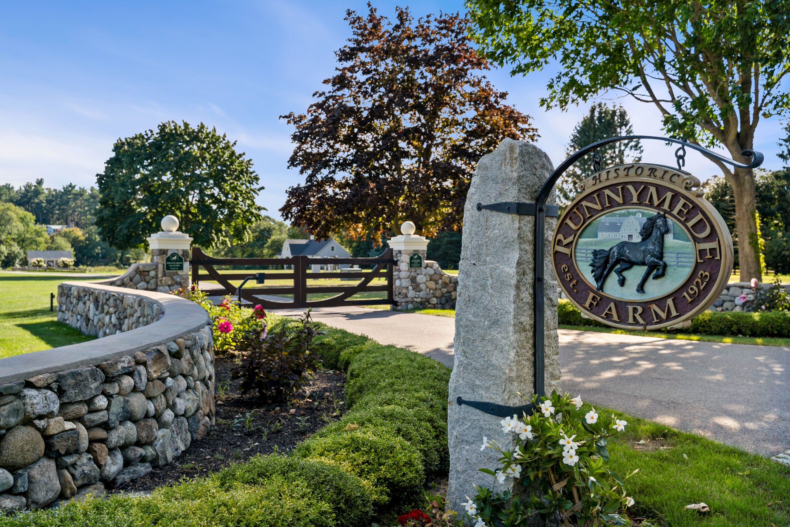 Runnymede Farm North Hampton NH exterior